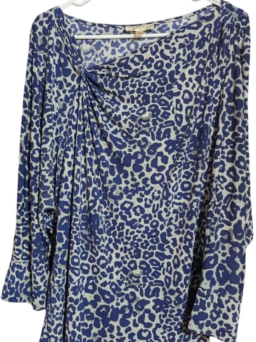 KENAR SIZE XL-Blue and Light Gray Animal-Print Blouse Beautiful